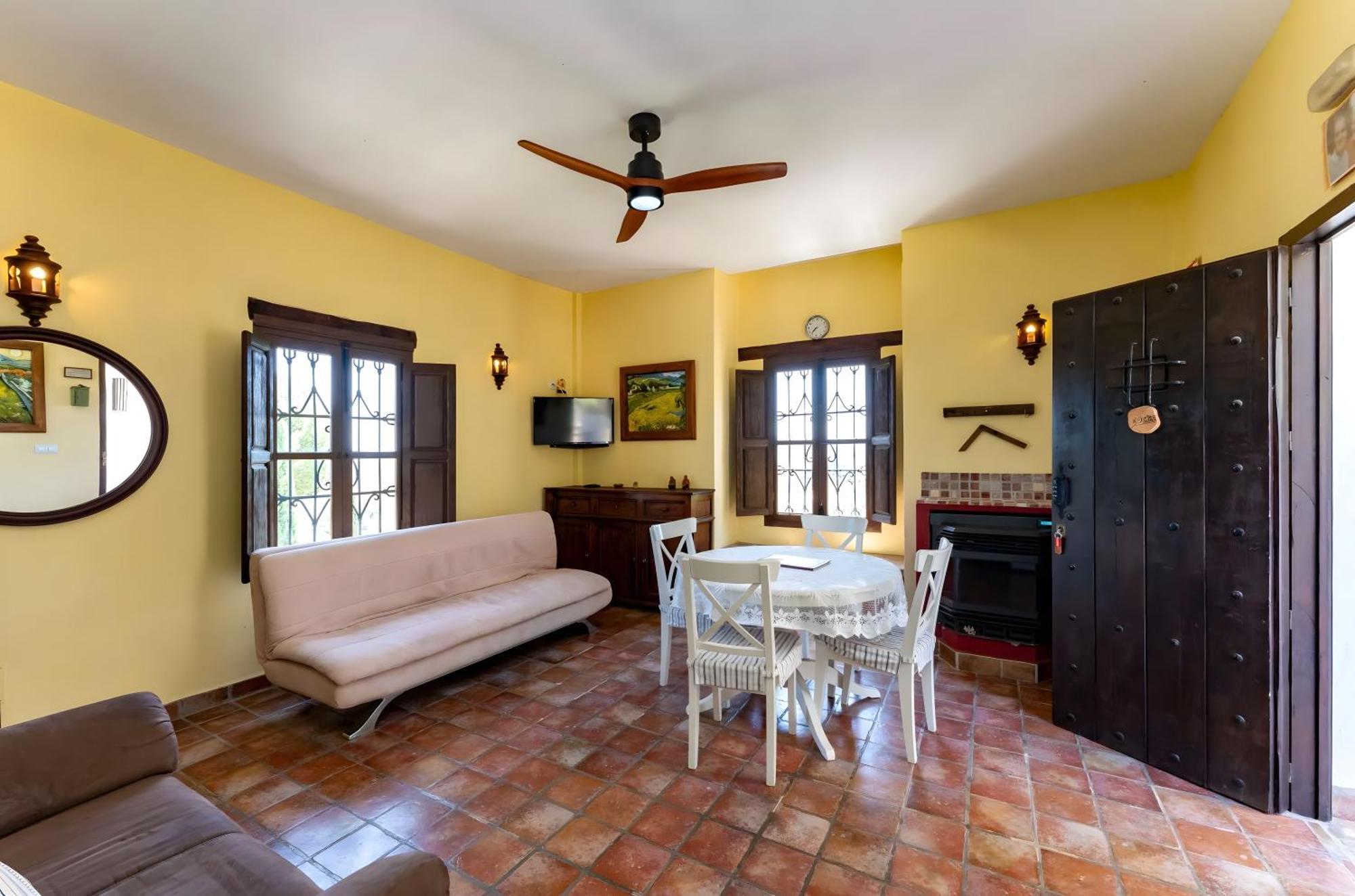 טולוקס Castle Tower Ground Floor Apartment In Rural Holiday Park 'Cezanne' מראה חיצוני תמונה